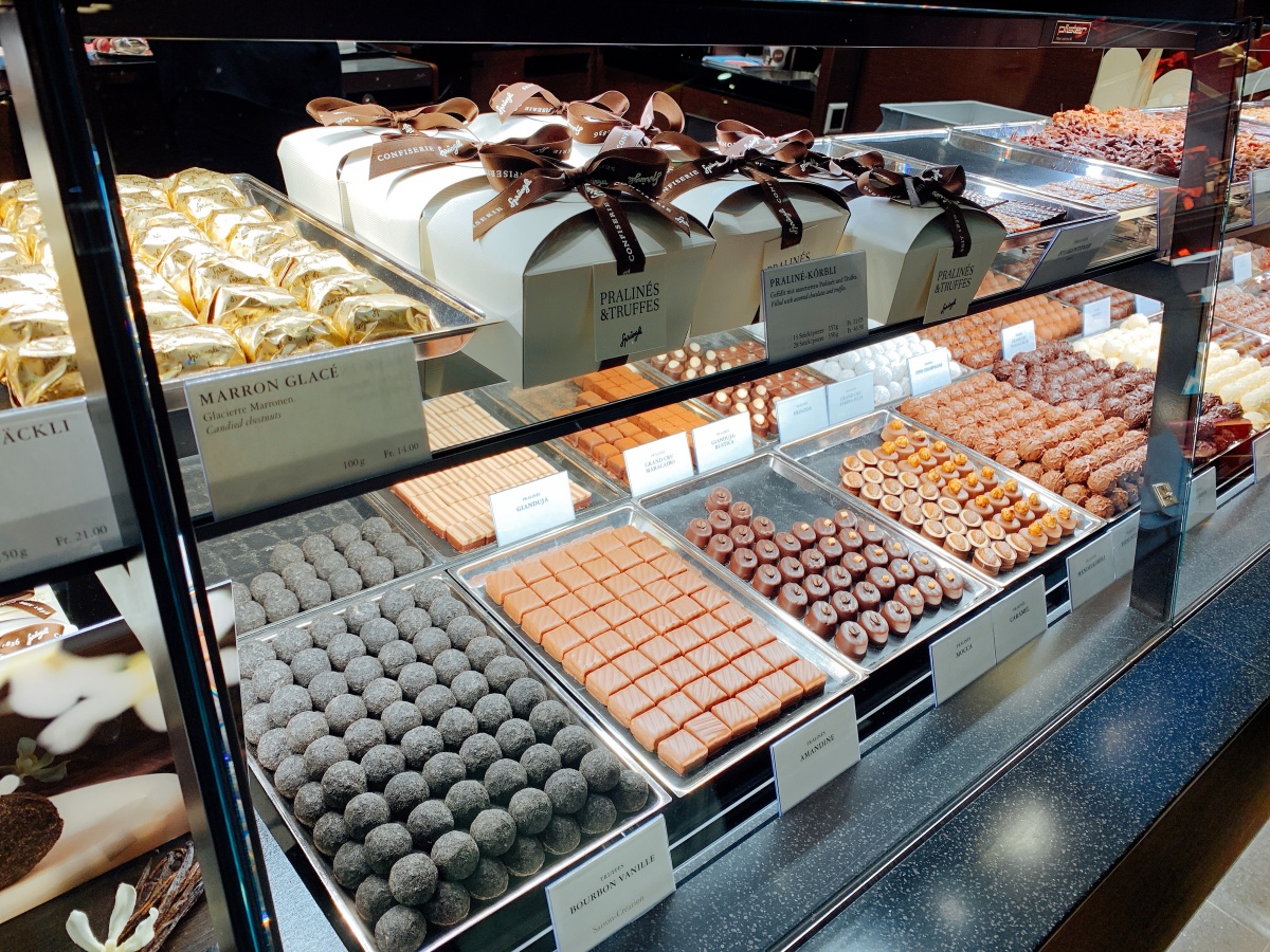 ♠ 瑞士食記│伯恩【Sprüngli】- 火車站裡的巧克力名店
