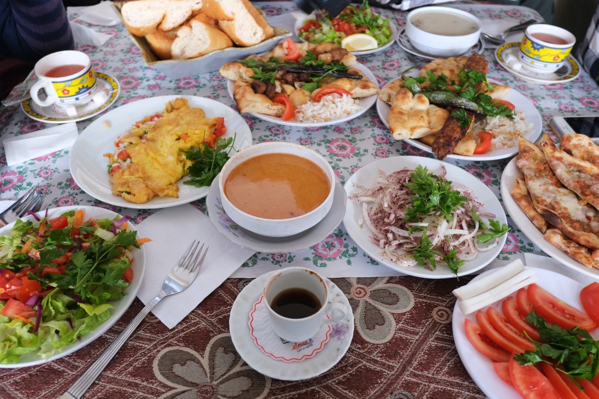 ♣ 土耳其食記│卡帕多奇亞【Park Cafe】-滿滿的土耳其人