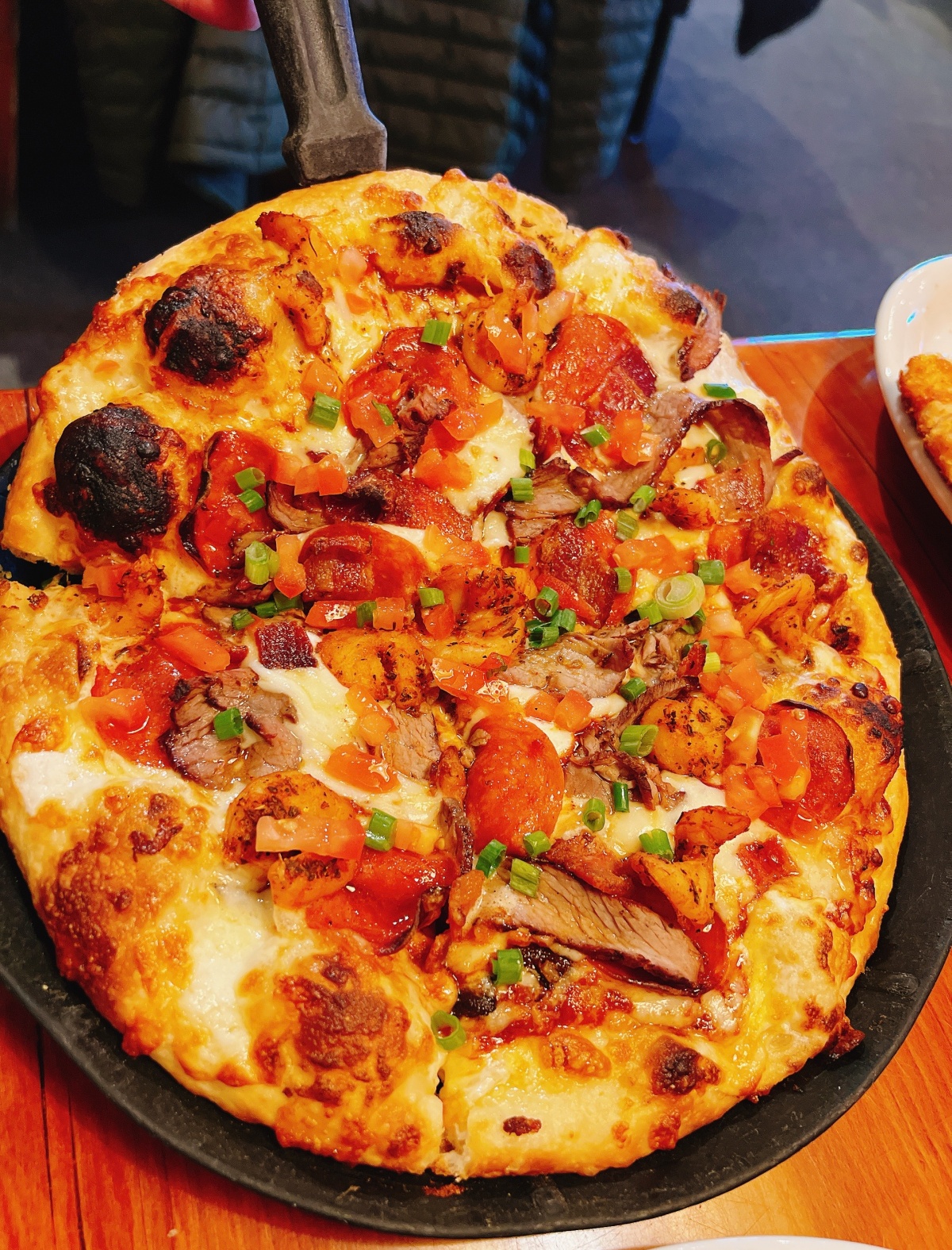 ♣ 阿拉斯加食記│Anchorage【Moose's Tooth Pub & Pizzeria】- 全美排名第三的Pizza店
