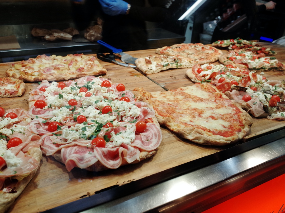 ♠ 義大利食記│羅馬【Pizzarius】- 便宜好吃的Pizza速食店