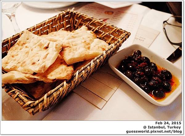 ♣ 土耳其食記│伊斯坦堡【Old Ottoman Cafe & Restaurant】- 豪氣地敲開的瓦罐料理