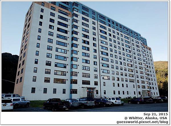 ♣ 美國│阿拉斯加住宿 Whitter【Hodge Building】- 全小鎮的人都住在同一棟樓?