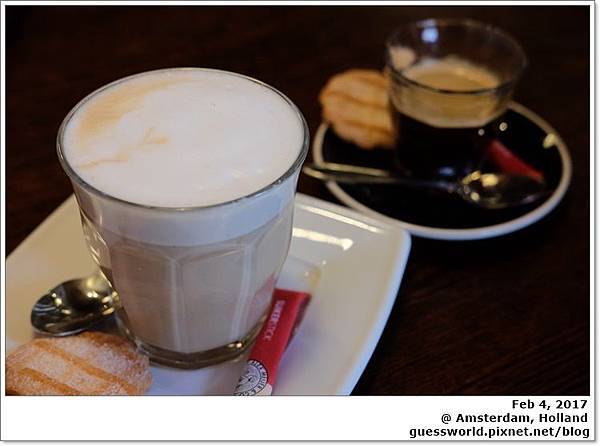 ♞ 荷蘭食記│阿姆斯特丹【Koffiehuis De Markt】- 市集旁的小咖啡店