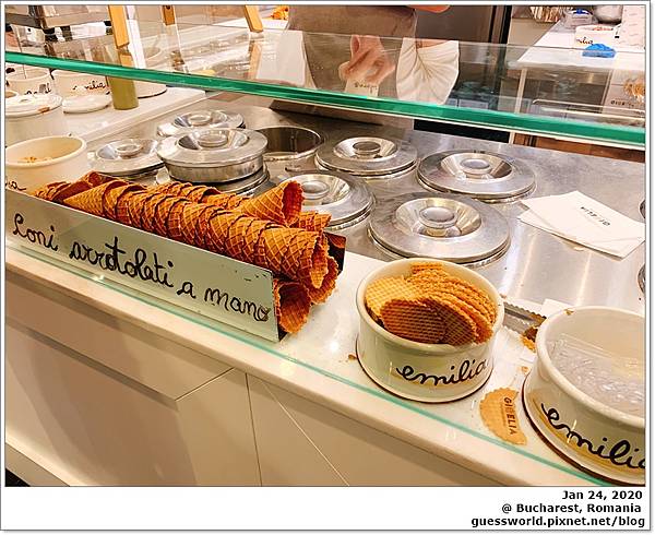 ♠ 羅馬尼亞食記│布加勒斯特【Cremeria Emilia】- Băneasa Shopping City裡的人氣甜點