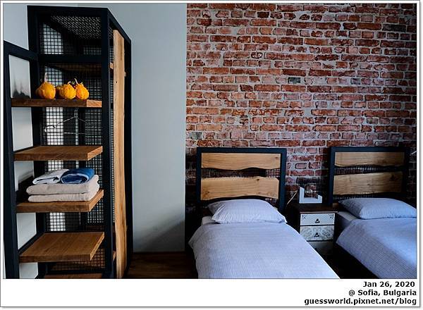 ♠ 保加利亞住宿│索菲亞【Airbnb】- 採光很好的雙層公寓