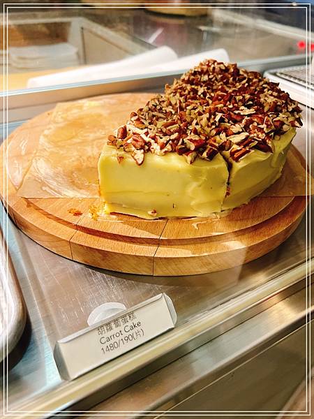 ▦ 食記│台北六張犁【CHOC-A-LOT】- 有各種肉桂捲、蛋糕跟軟餅乾的甜點店